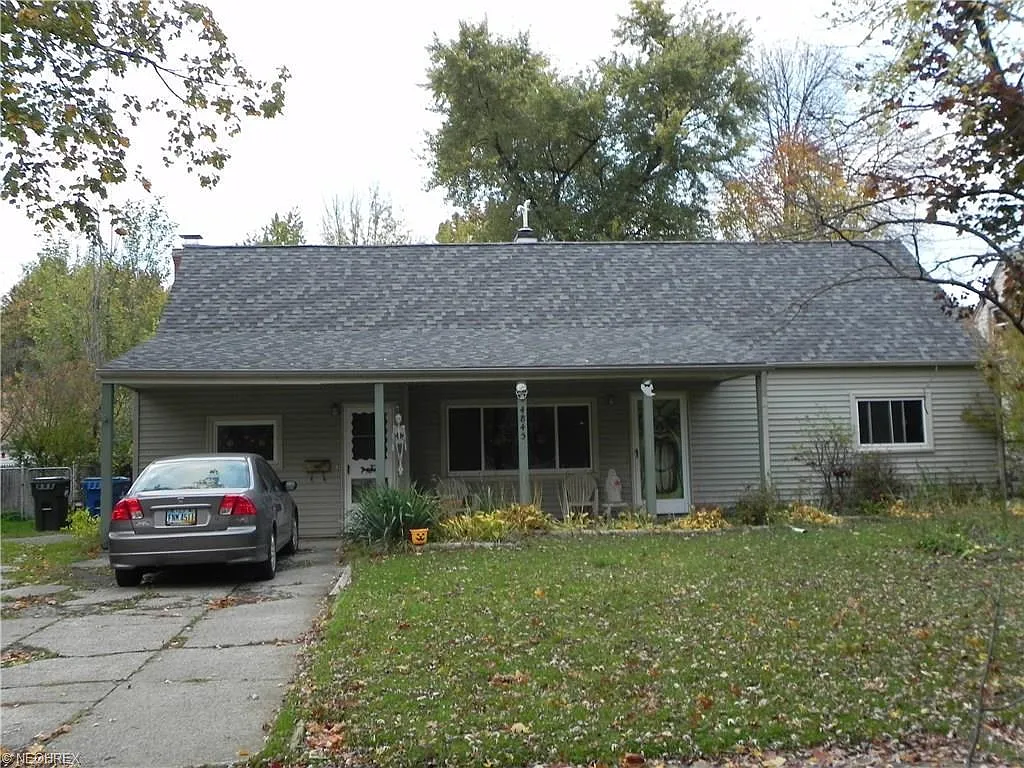 4845 Greenwood Dr photo 1
