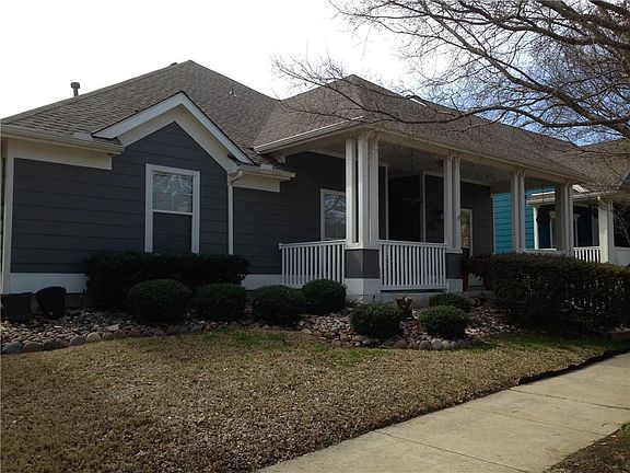 3rd image of 1500 Carriage Ln
