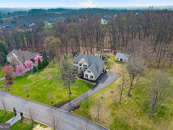 4th image of 6145 Holly Ct