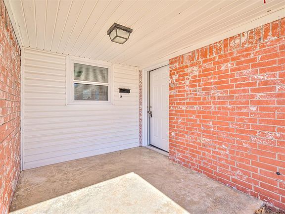 2nd image of 14 Arapaho Dr