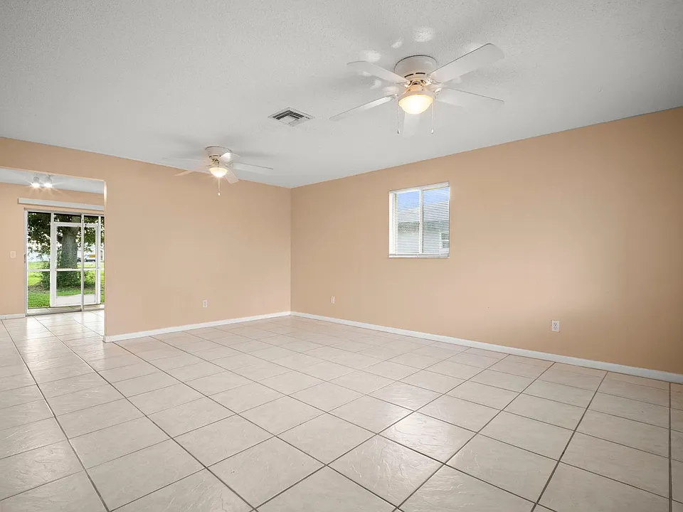 4406 Santa Barbara Blvd #B