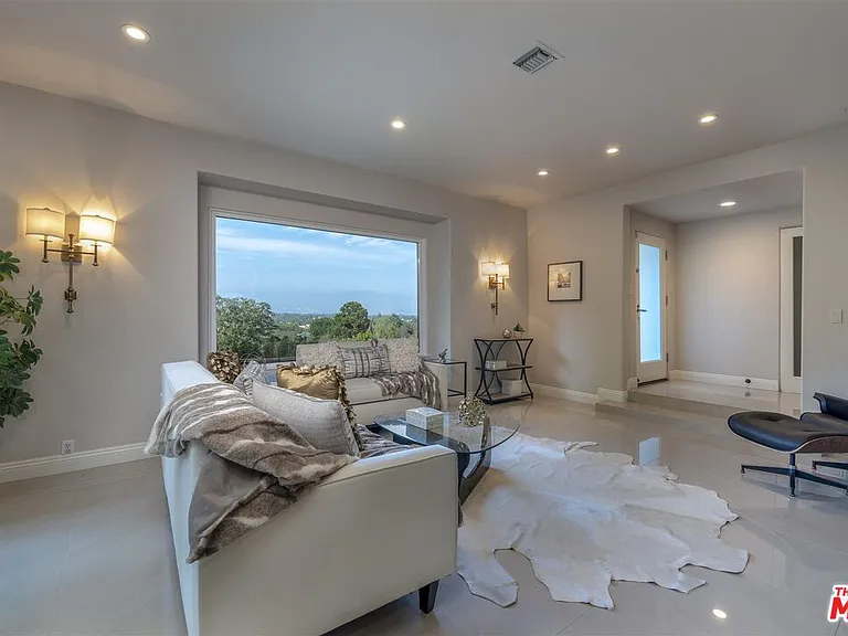 13480 Contour Dr — Photo 3