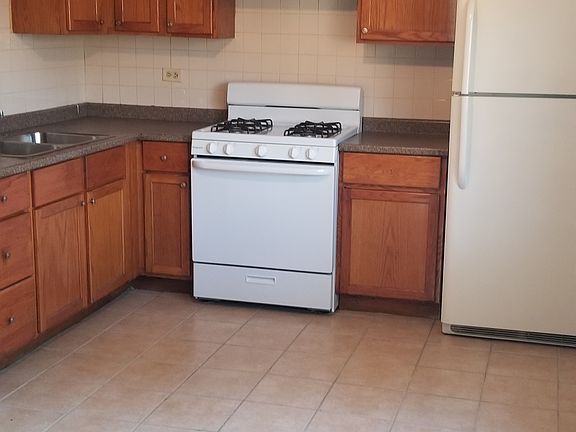 2nd image of 530 Harwood St