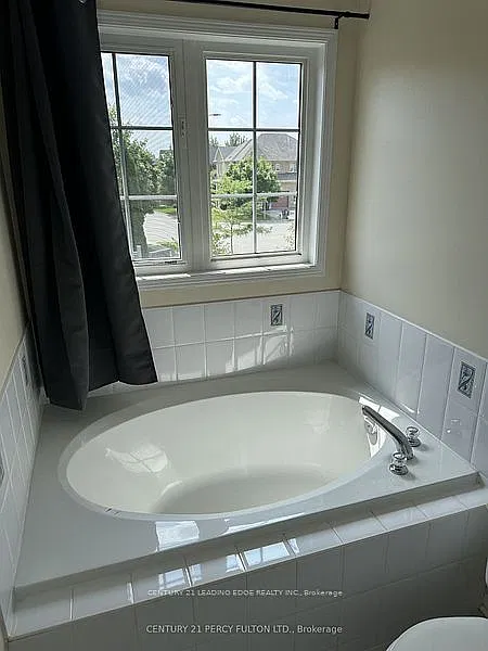 4 bed, $3,300 — Photo 4