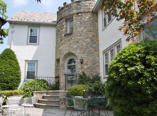 922 Grant Ave, Pelham, NY 10803