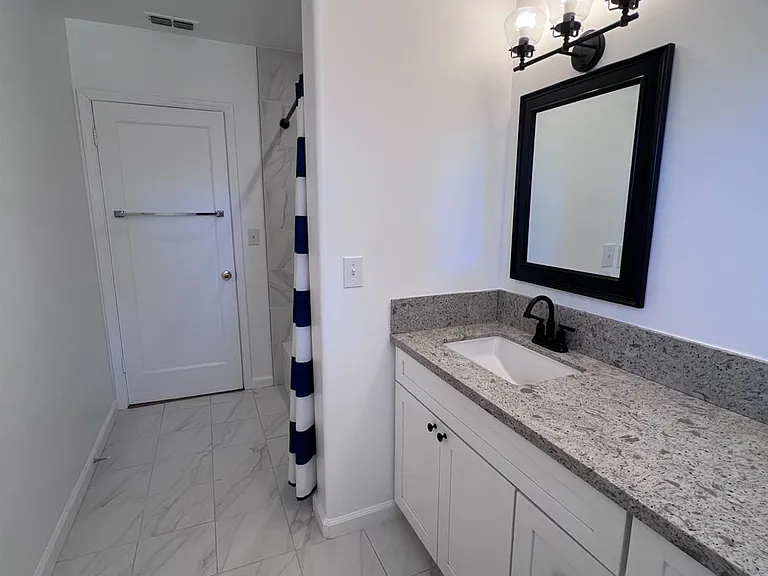 26 E Cortland Ave — Photo 18