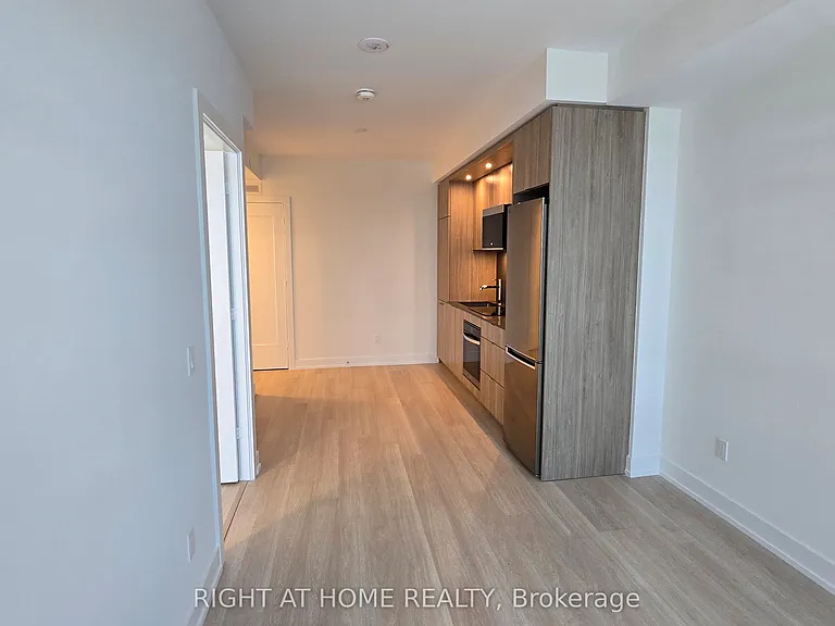 60 Central Park Dr #1707 — Photo 32