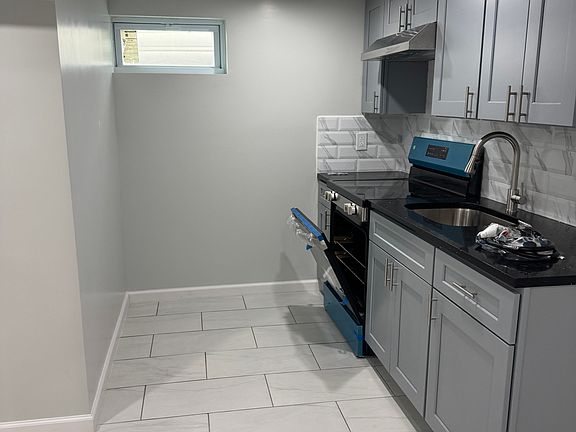 4th image of 60 S Corona Ave #1