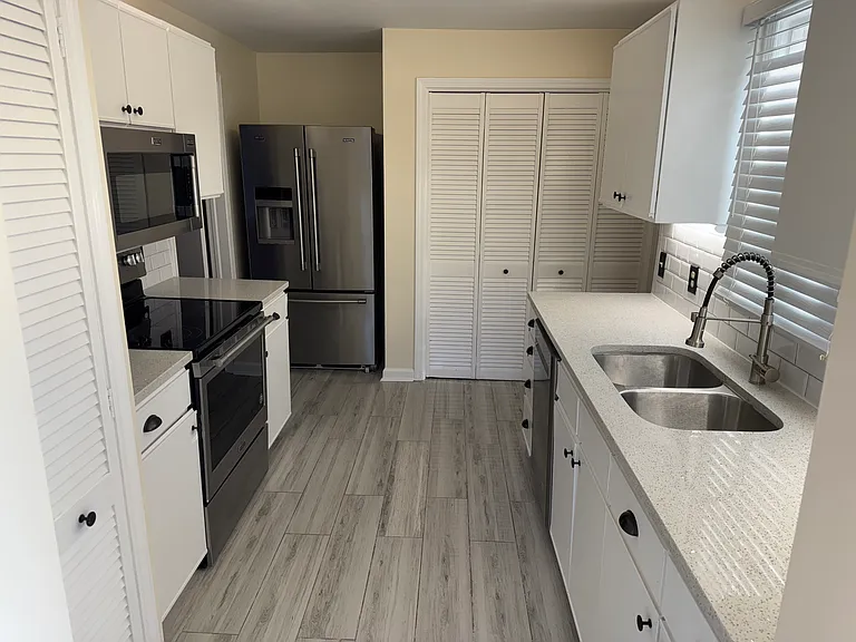 5527 Wayne Rd — Photo 12