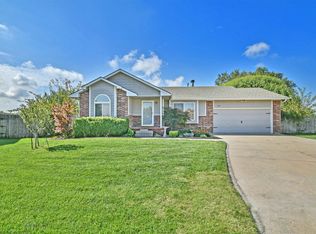 1313 N Aksarben Ct, Wichita, KS 67235