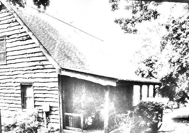 2nd image of 11 Roberts Rdg