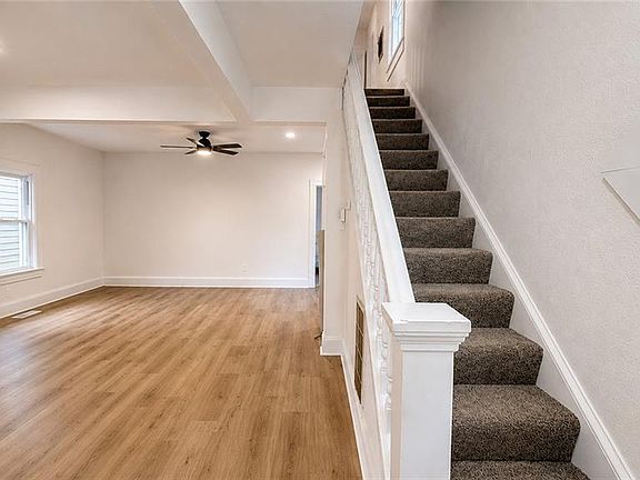 2nd image of 3127 Peronne Ave