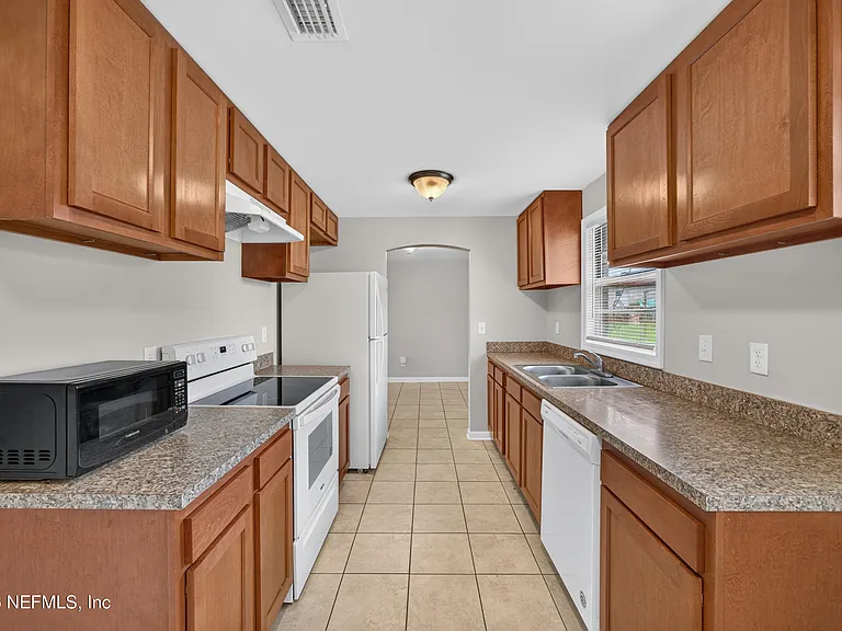 1143 Tumbleweed Dr — Photo 9