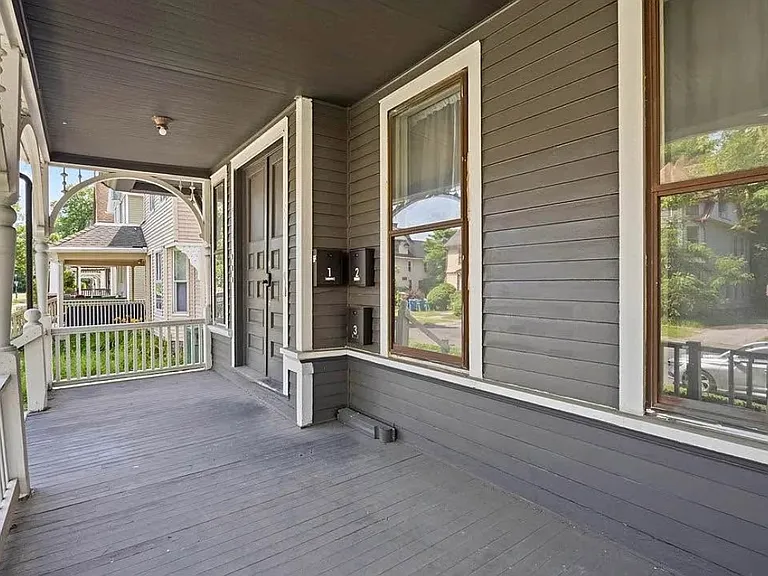 469 Alexander St — Photo 10