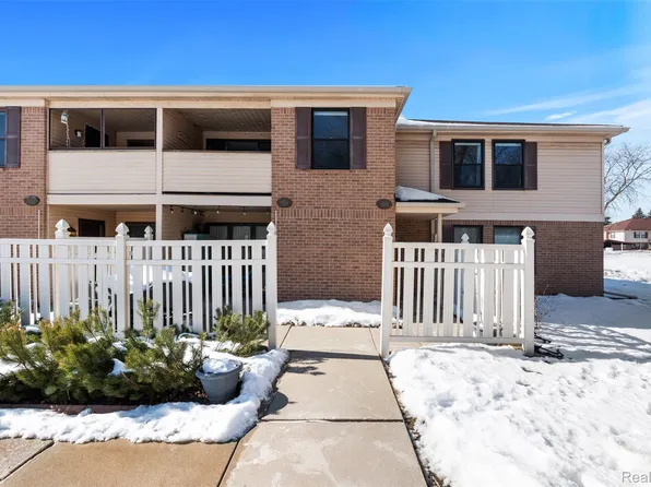 19546 Northridge Dr, Northville, MI 48167