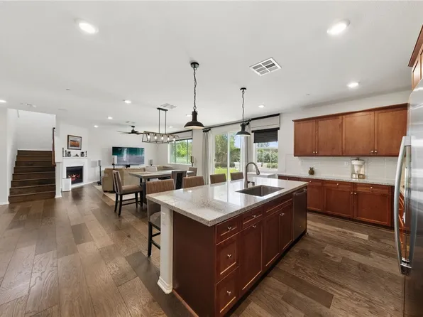 36067 Roaring Fork Dr, Winchester, CA 92596