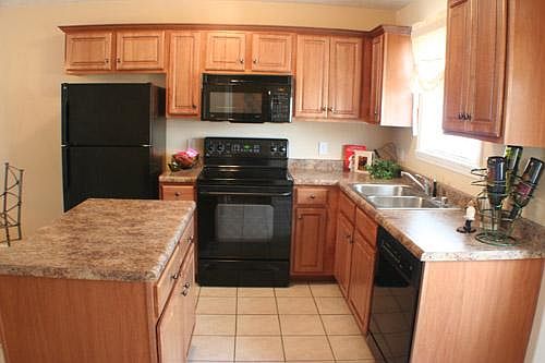 5th image of 140 Hedgeberry Ct