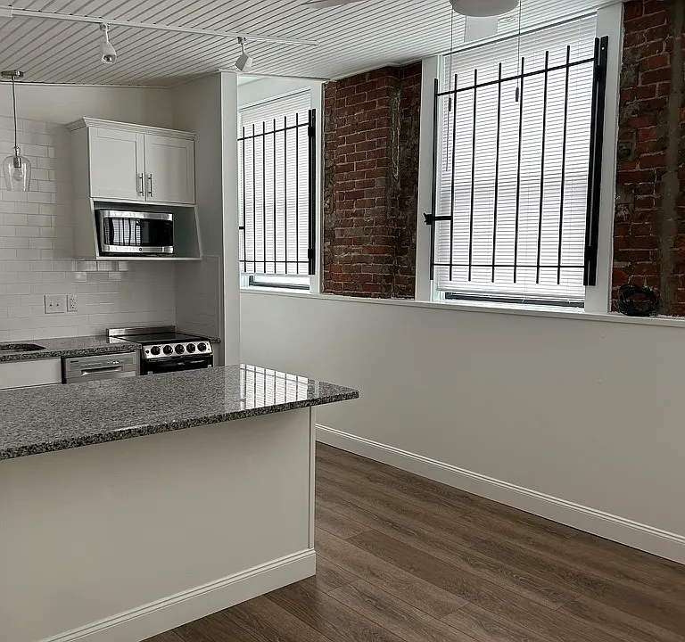Space for stools/dining