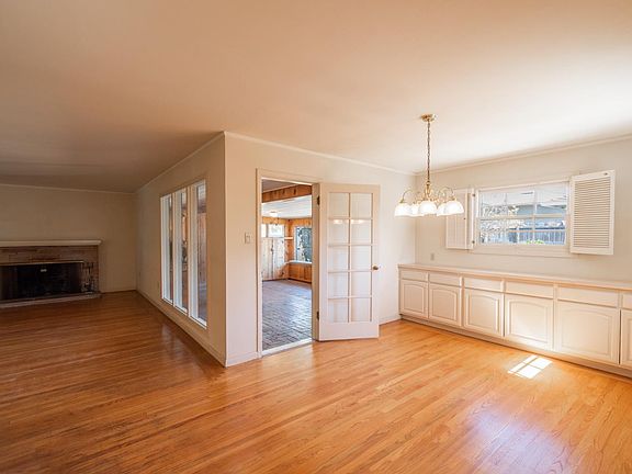 4th image of 136 Alderbrook Drive