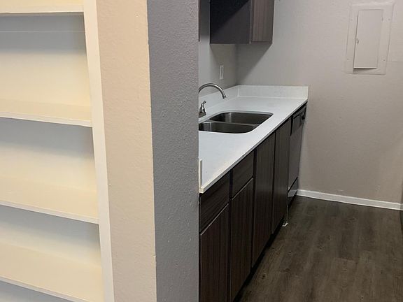 2nd image of 5601 Bellaire Dr S APT 623