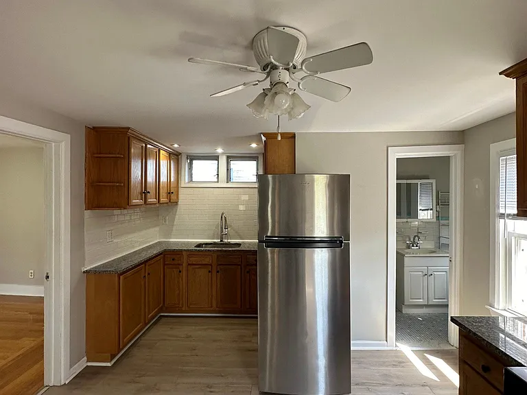 19 Brown St #3 — Photo 1