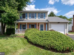 891 Parkside Ln, Lancaster, PA 17601
