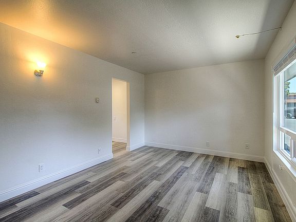 4th image of 303 Farmers Ln APT 2