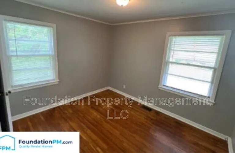 2324 Slocum Ave — Photo 11