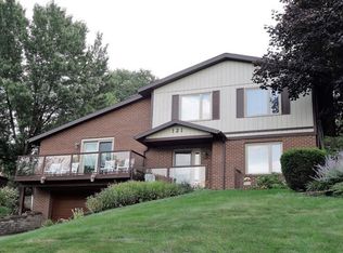 121 Fireside Dr, Mcmurray, PA