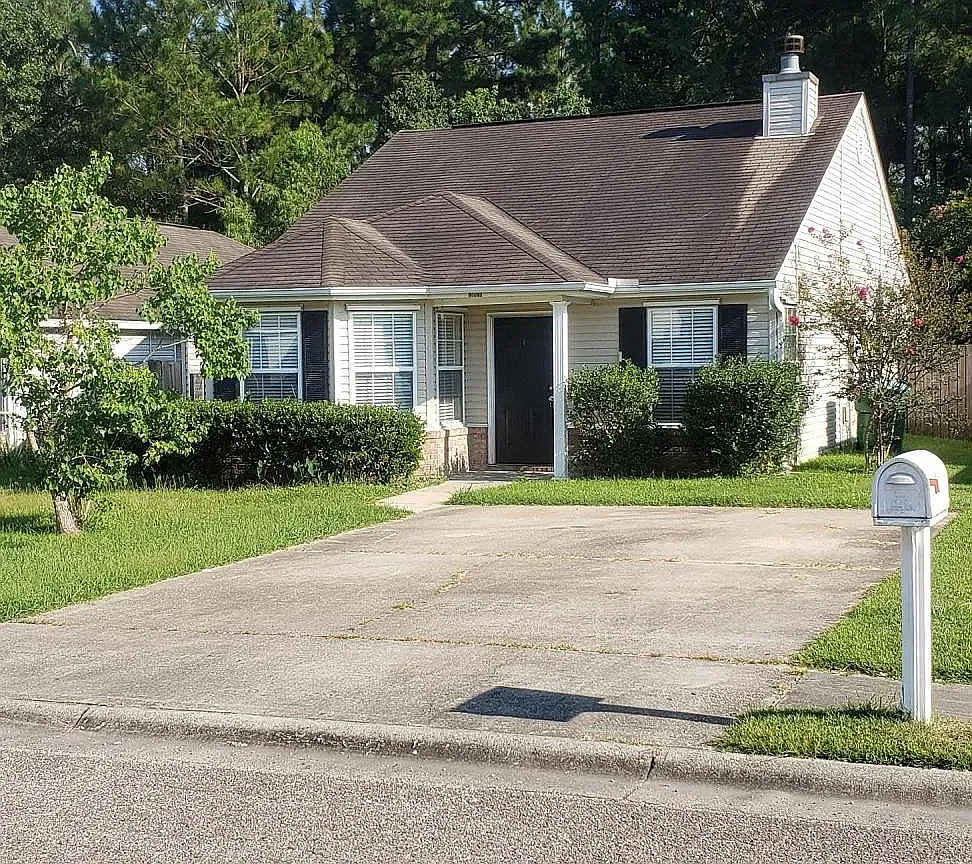 3 bed, 1300 sqft, $1,600 — Photo 3