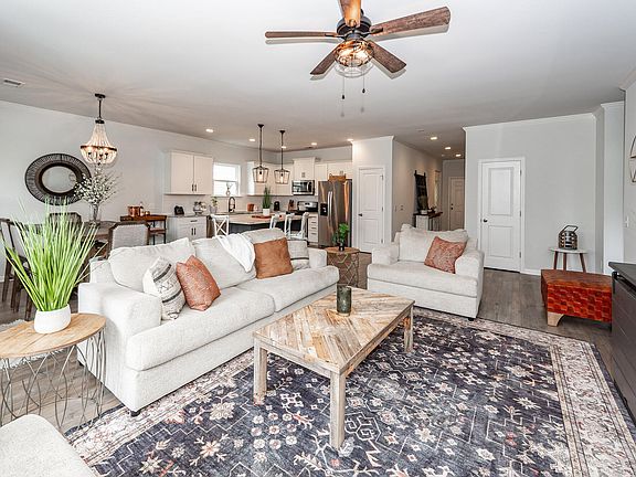 4th image of 2022 Lanneau Ln