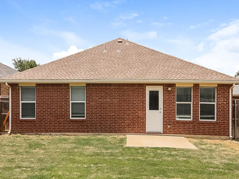 1428 Waterford Dr — Photo 16