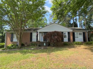 2611 N Edgewater Dr, Fayetteville, NC 28303