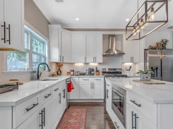 53 Stuyvesant Ct, Clifton, NJ 07013