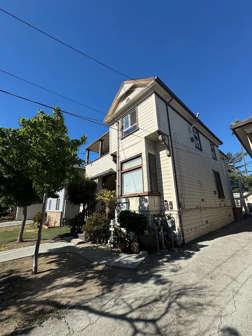 134 N 7th St — Photo 1