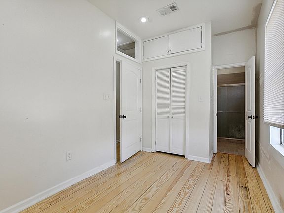 4th image of 4233 S Tonti St #1