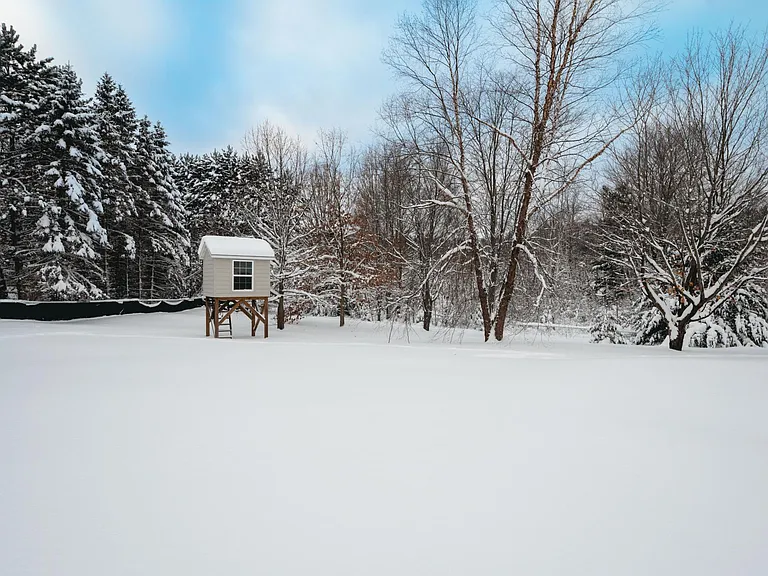 Green Lawn Dr — Photo 3