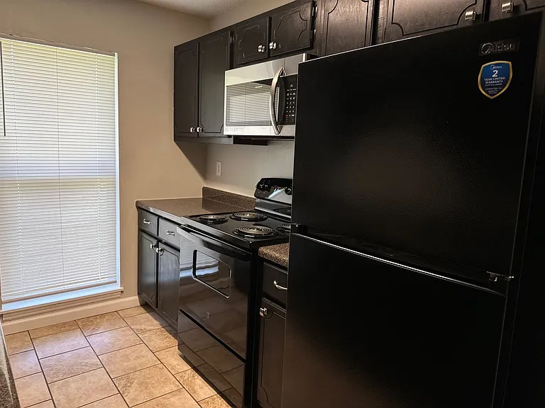 32 Markwest Cv #L — Photo 3
