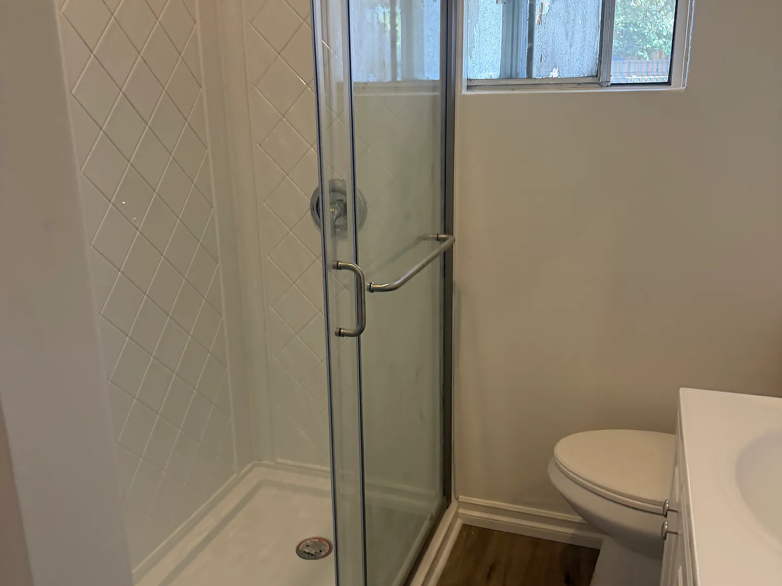 3 bed, 1.5 bath, 1250 sqft, $3,850 — Photo 2