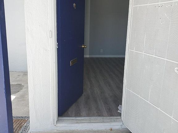 2nd image of 205 N Claremont St #207