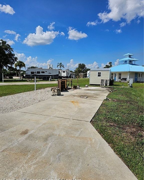 1st image of 3 Oak Ridge Cir