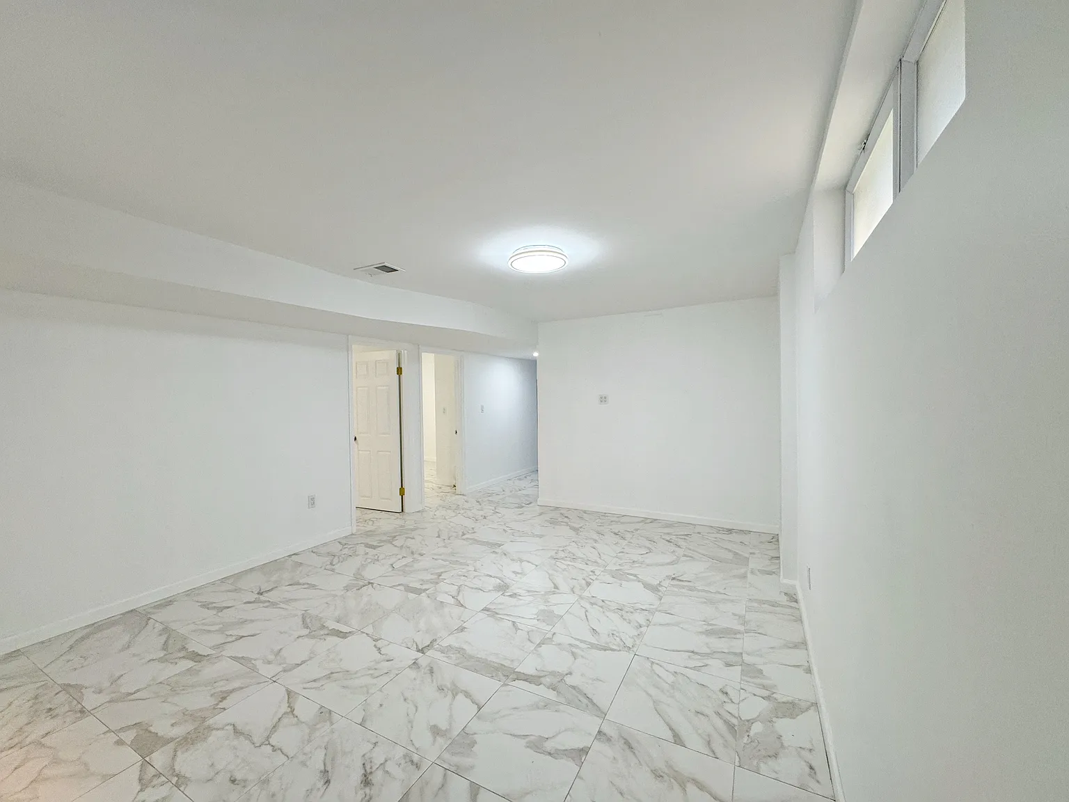 2 bed, 950 sqft, $2,300 — Photo 4