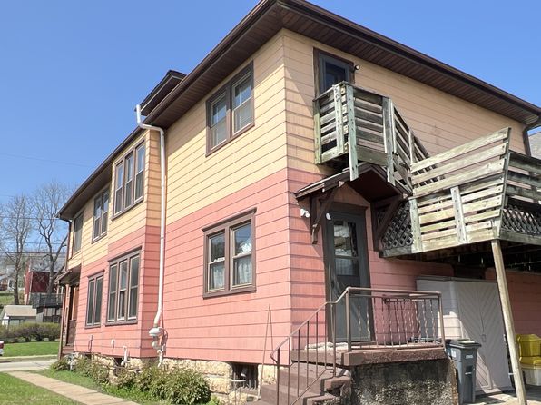 2494 Central Ave #1/2, Dubuque, IA 52001