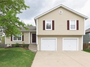 2909 Rolling Hills Dr, Platte City, MO 64079