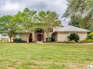 2935 County Road 421, Stockdale, TX 78160