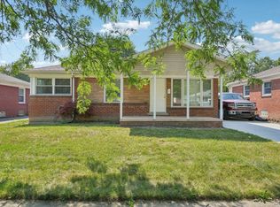 29746 Red Cedar Dr, Flat Rock, MI 48134