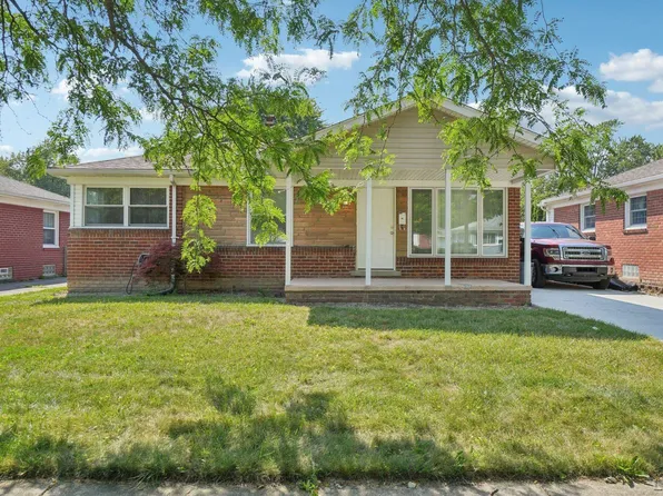 29746 Red Cedar Dr, Flat Rock, MI 48134