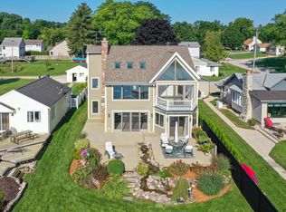 W190S7096 Wentland Dr, Muskego, WI 53150