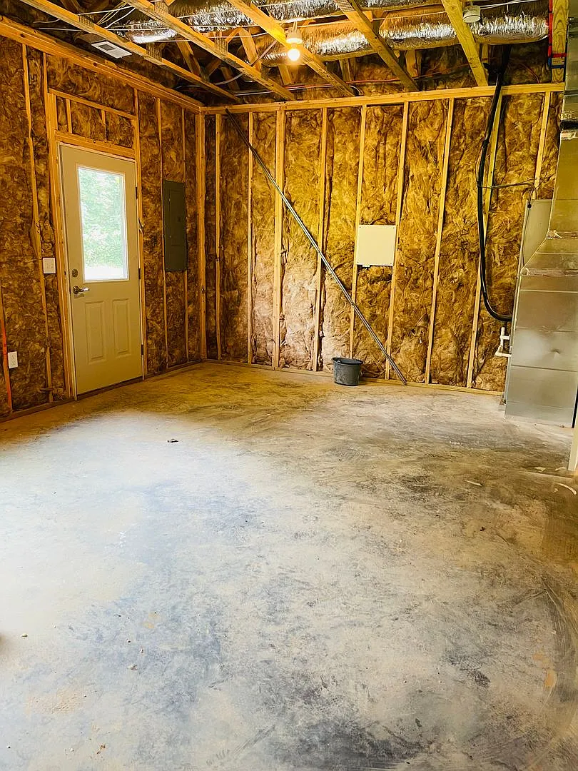Like New Townhouse for Rent — Photo 4