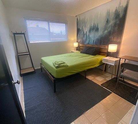 5th image of 860 S 34th St #2